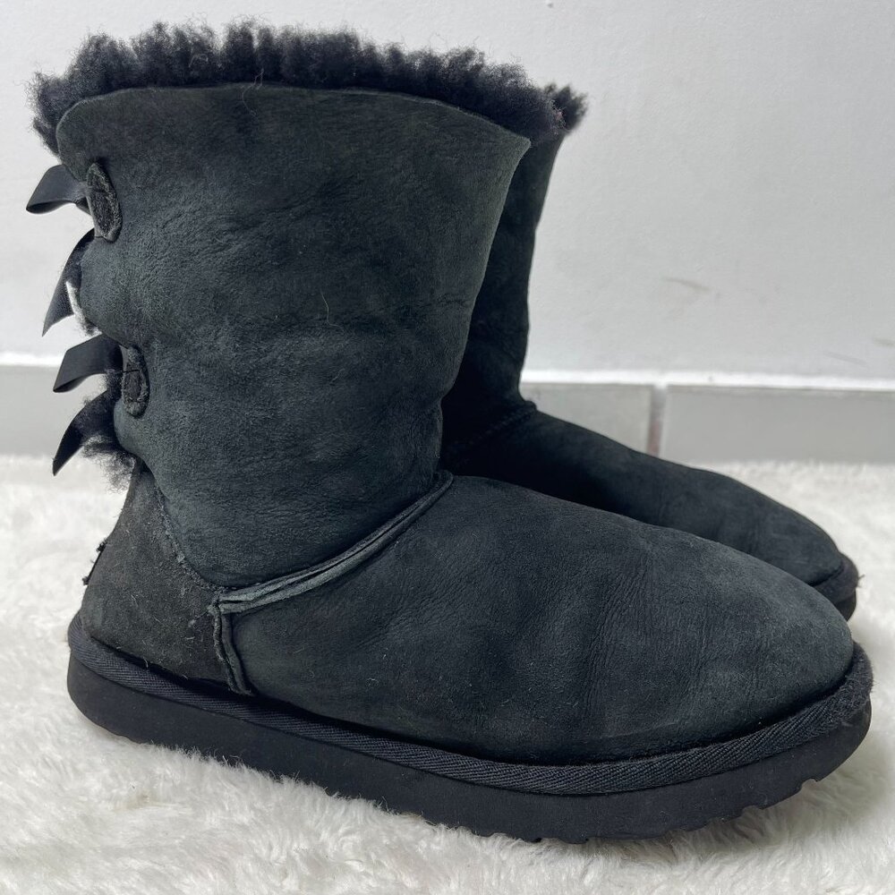 UGG Kid's Black Bailey Bow II Exotic Suede Boot Round Toe Shoes Size 4 US - Picture 2 of 15